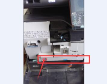 復(fù)印機(jī)廢粉盒.jpg